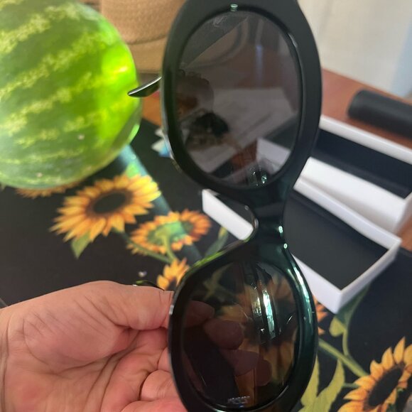 Celine CL40194 Triomphe Oval Women's Sunglasses Travel Authentic + Original Box - Picture 3 of 5